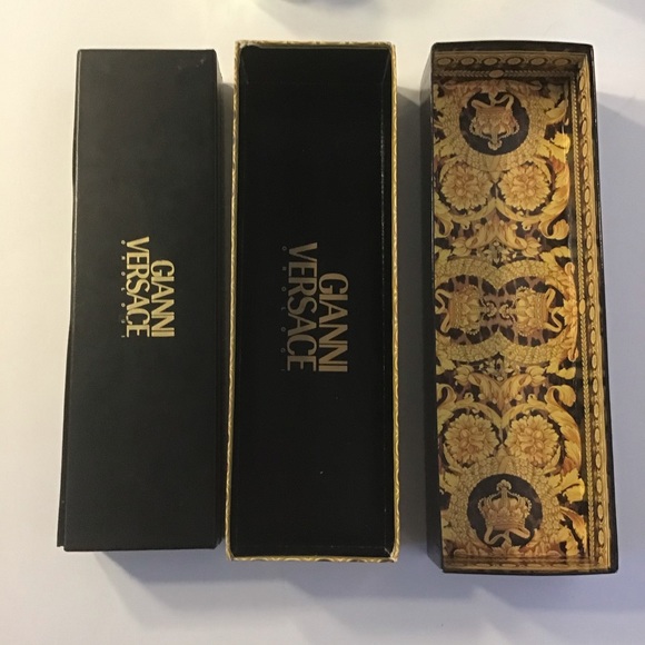 💎SOLD! LIKE NEW VERSACE 18k PLATED LIMITED ED WATCH - Picture 13 of 16